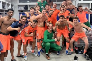 开云官网-费兰社媒发布更衣室合照：差一点，就只差一点了…